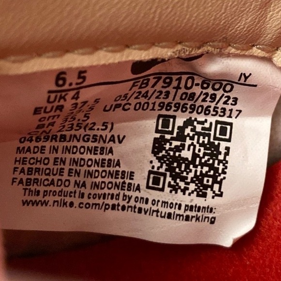 NIKE Women’s Dunk Low Premium “ Bacon” FB7910-600 Leather Sneakers Size 6.5 - Picture 4 of 11